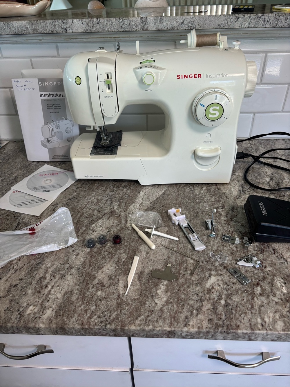 Singer Inspiration 4206  Sewing Machine W  Foot Pedal, Manual accessories Works!